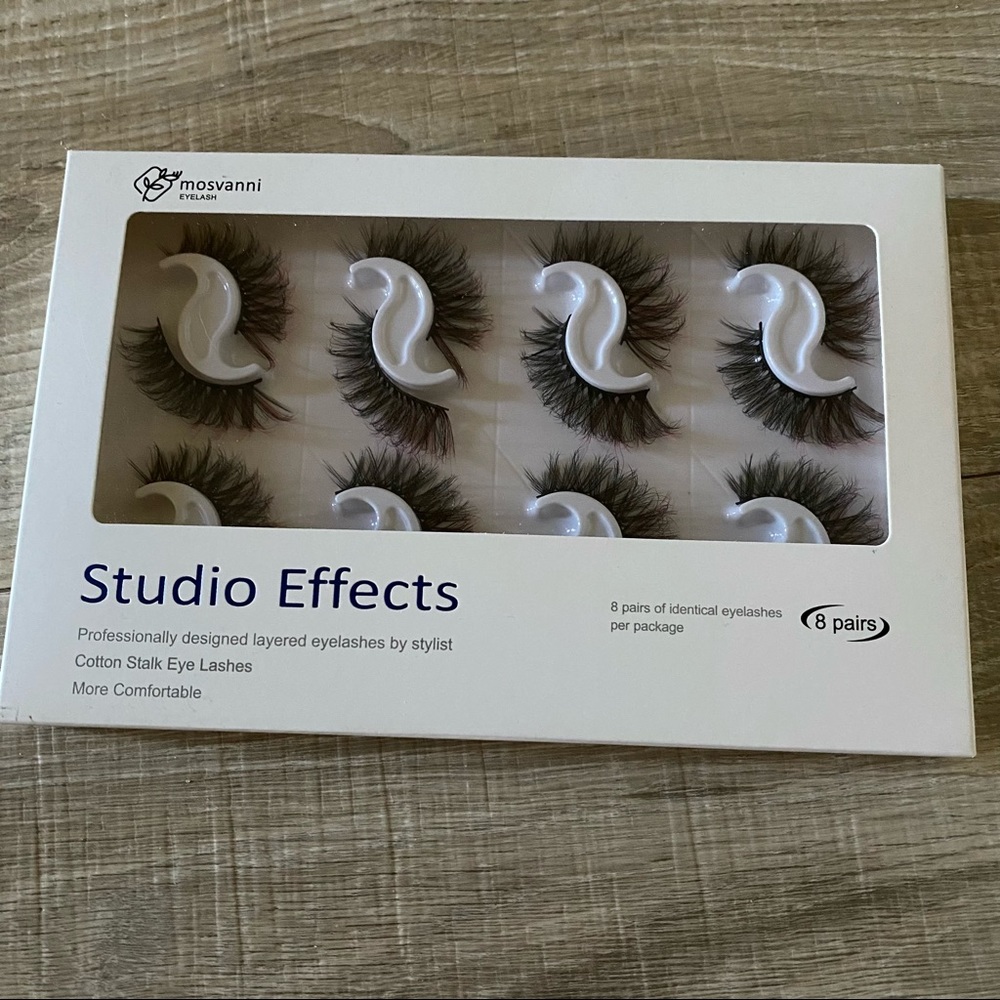 Color Eyelashes - Picture 9 of 9